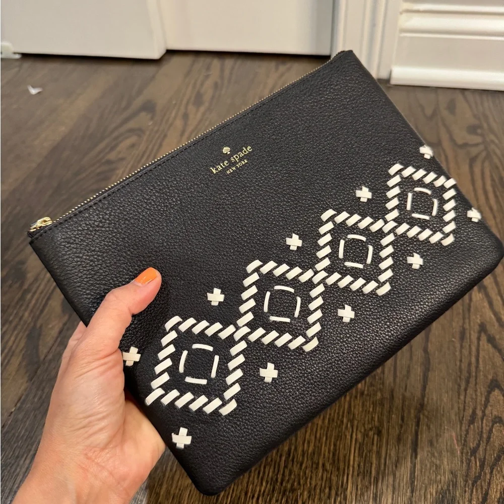 Kate Spade • Pebbled Leather Gia Flynn Street Zip Clutch Bag